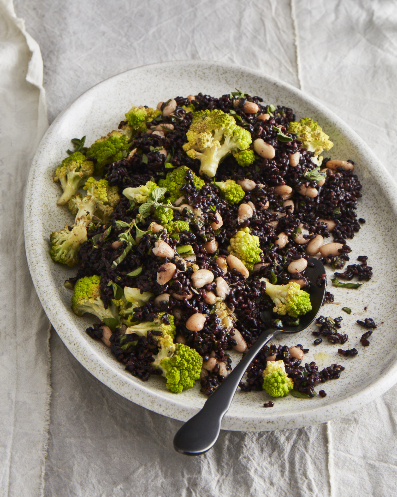Hilary_McMullen_Roasted-Romanesco-Cannellini-Beans-Black-Rice_MindlfulEating_12_201915996